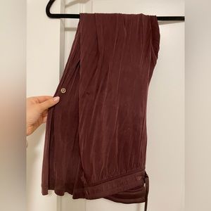 Lululemon flared pants size 10 high waisted adjustable waist band